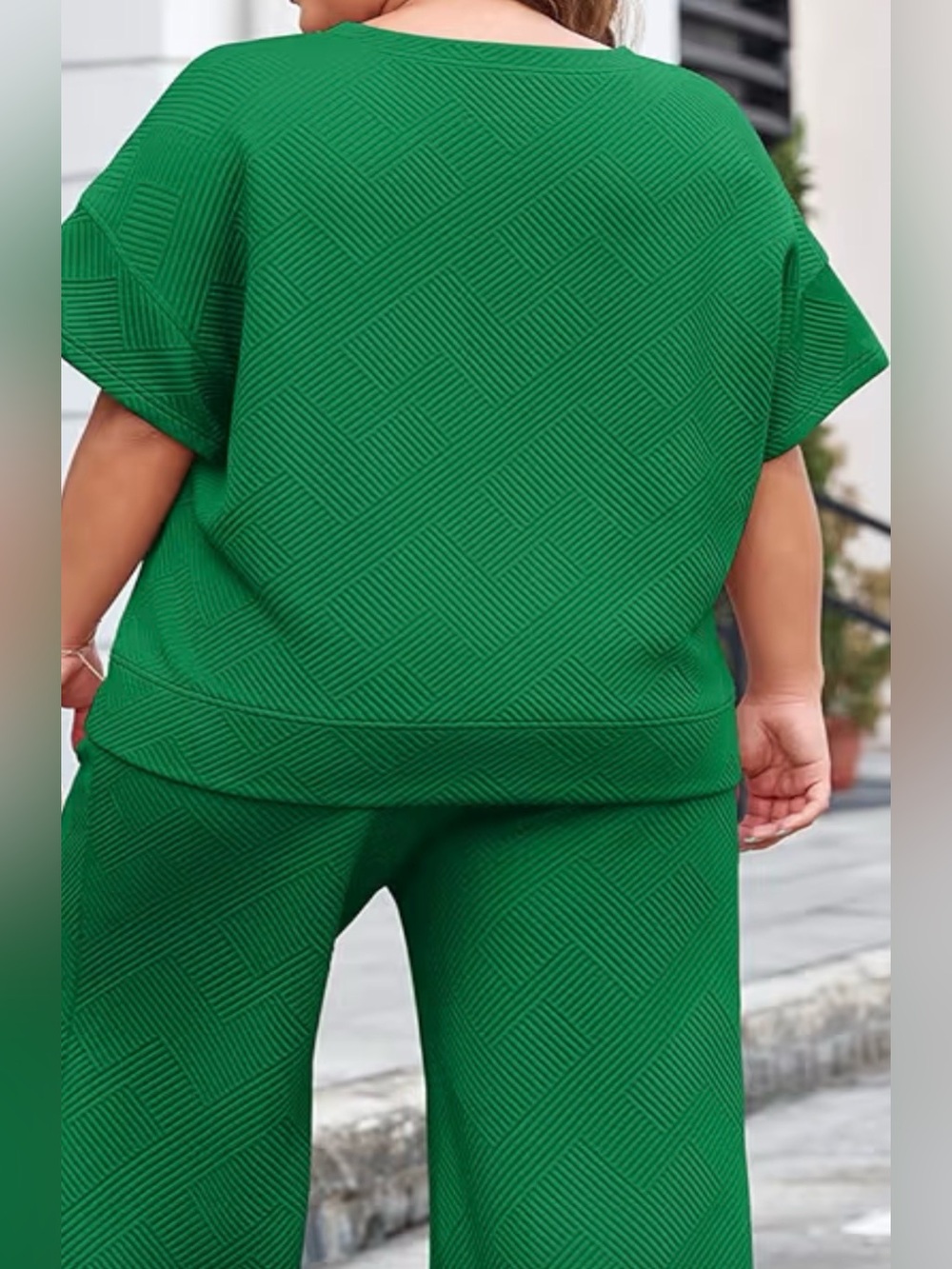 2 Piece Lounge Set in Green with a Geometric Basketweave Pattern Plus Size - Picture 10 of 12